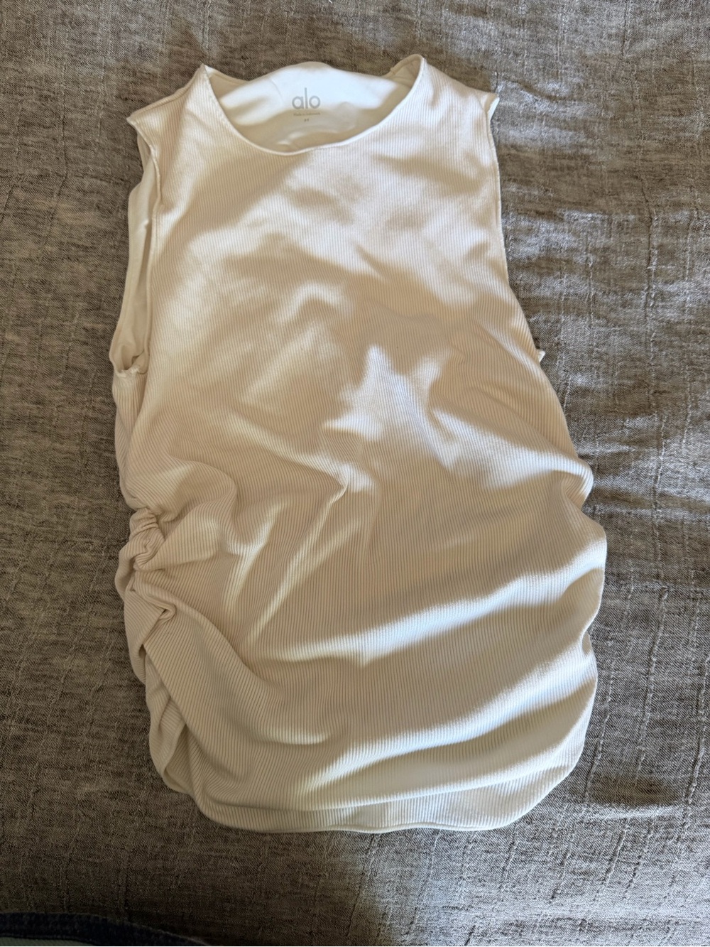 Alo Ribbed En Pointe Tank - Ivory - Picture 2 of 6